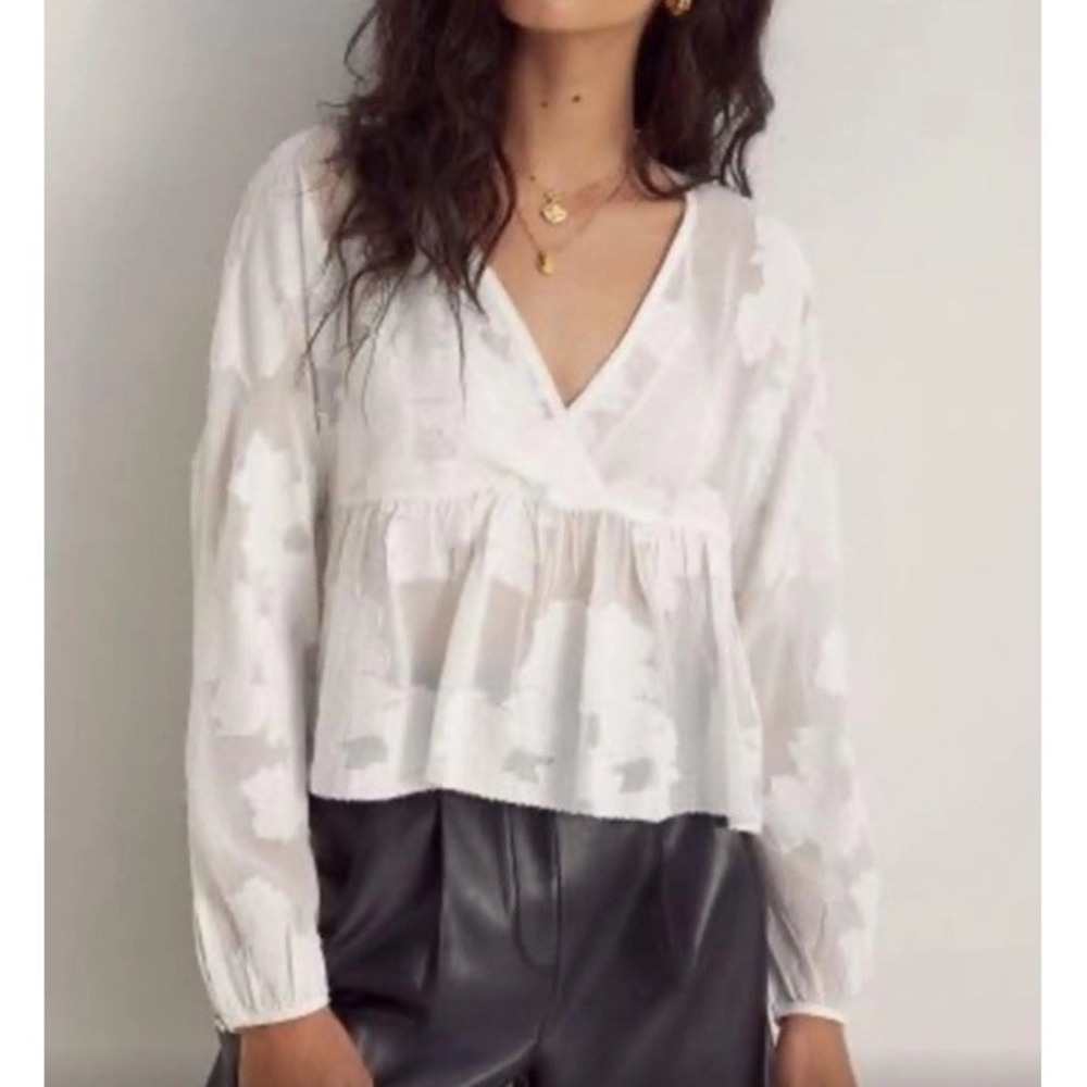 Aritzia Wilfred White Long Sleeve Floral Blouse V Neck Romantic Cottage‎ Core M
